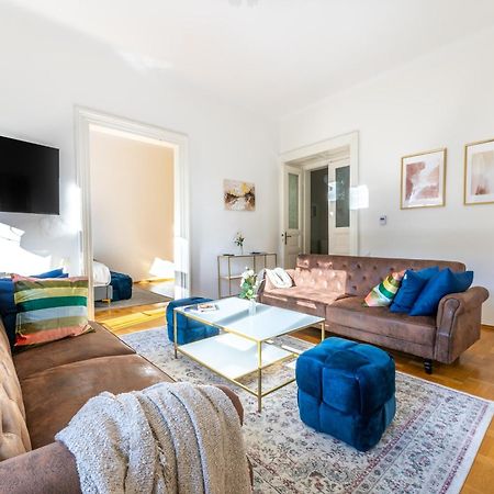 Charming 2Bedroom Old Town Apartment Прага Экстерьер фото