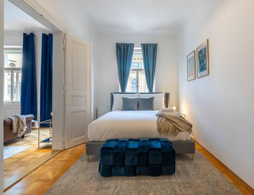 Charming 2Bedroom Old Town Apartment Прага Экстерьер фото