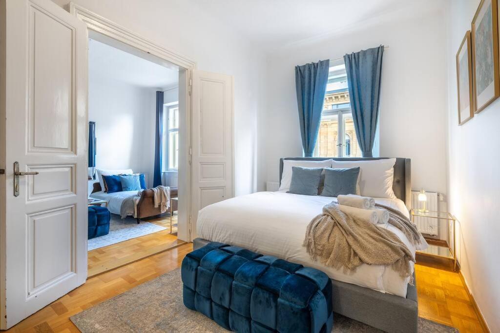 Charming 2Bedroom Old Town Apartment Прага Экстерьер фото