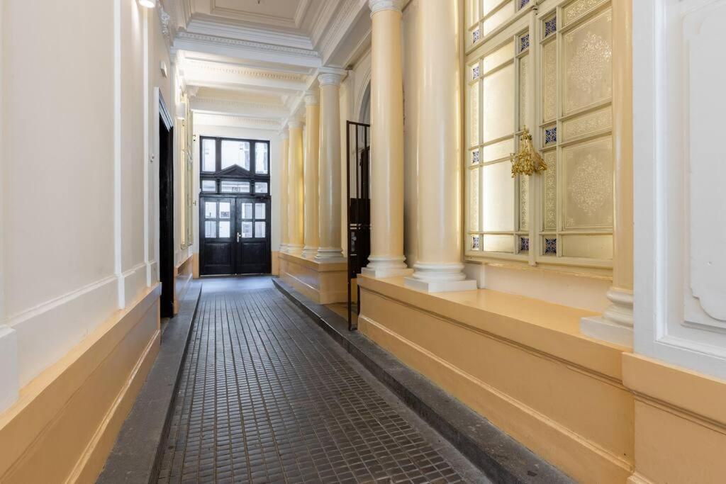 Charming 2Bedroom Old Town Apartment Прага Экстерьер фото